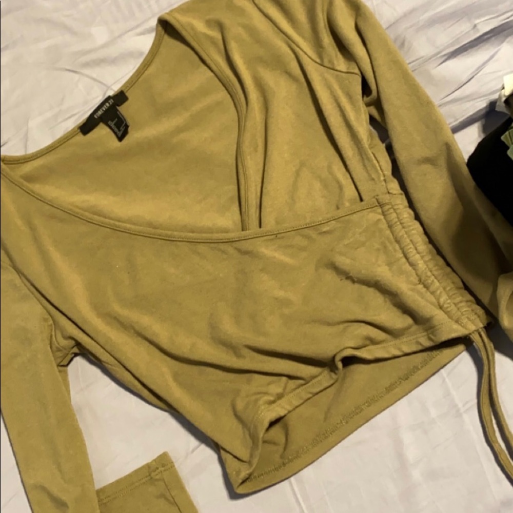 Long sleeve crop top